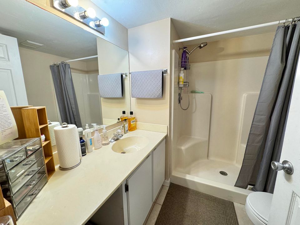 For Sale: $255,000 (2 beds, 2 baths, 1201 Square Feet)