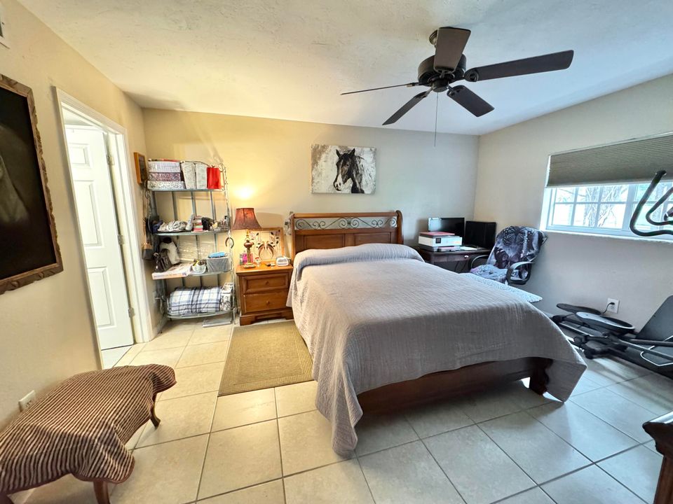 For Sale: $255,000 (2 beds, 2 baths, 1201 Square Feet)