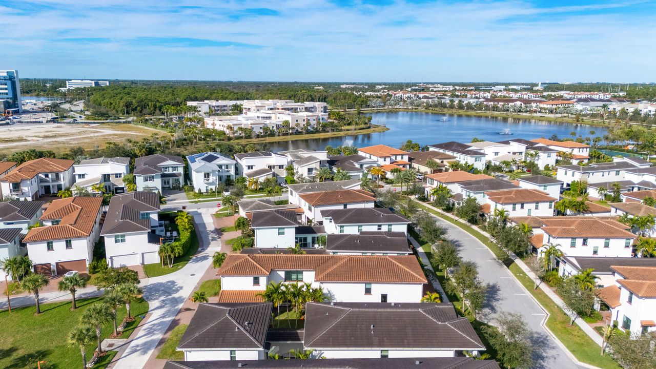 待售: $1,675,000 (4 贝兹, 5 浴室, 3760 平方英尺)