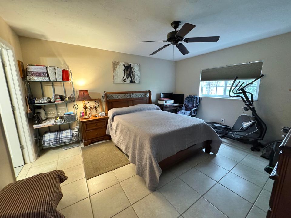 For Sale: $255,000 (2 beds, 2 baths, 1201 Square Feet)