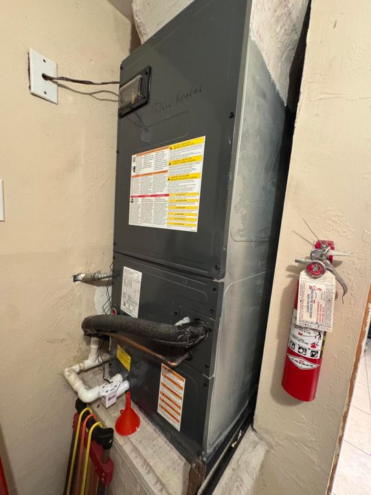 For Sale: $255,000 (2 beds, 2 baths, 1201 Square Feet)