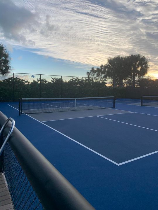 For Sale: $850,000 (3 beds, 2 baths, 1994 Square Feet)