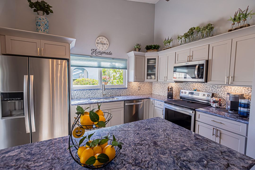 待售: $249,900 (2 贝兹, 2 浴室, 1154 平方英尺)