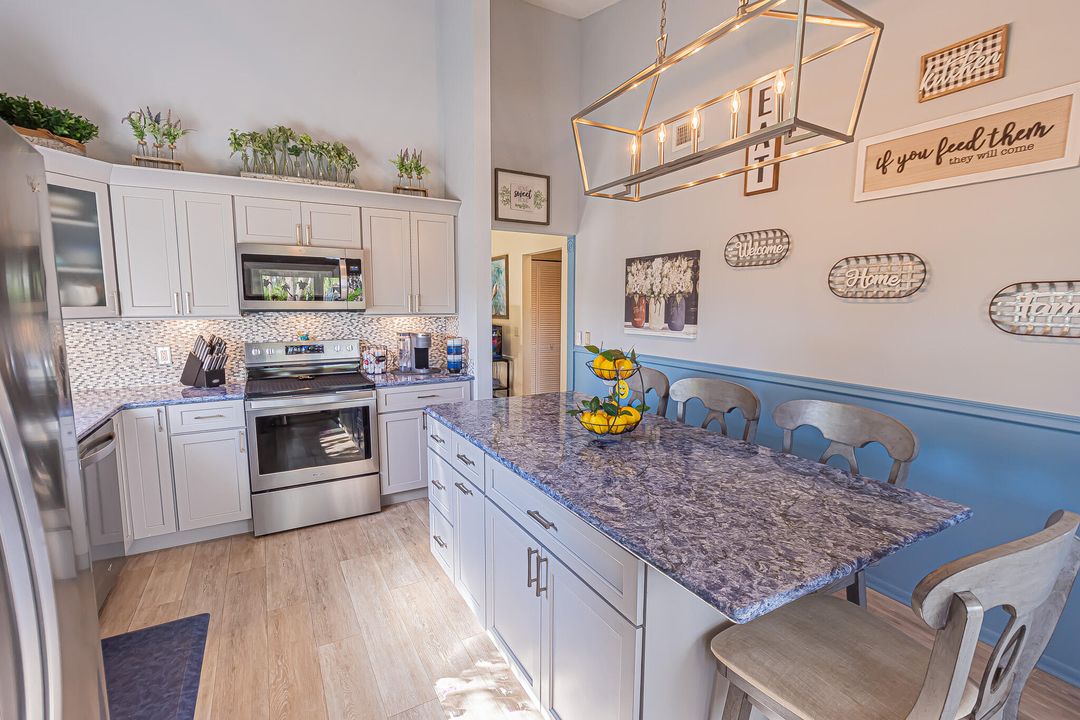 待售: $249,900 (2 贝兹, 2 浴室, 1154 平方英尺)