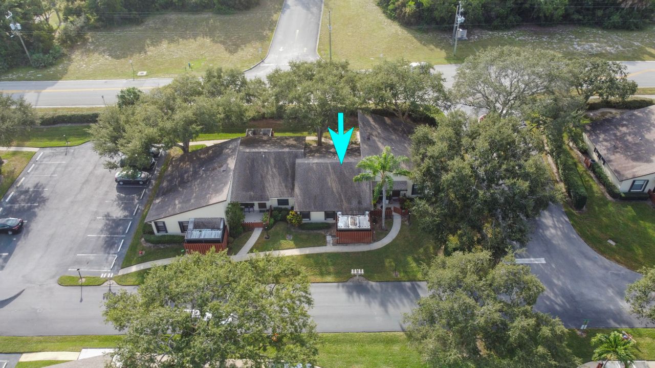 For Sale: $225,000 (2 beds, 2 baths, 1026 Square Feet)