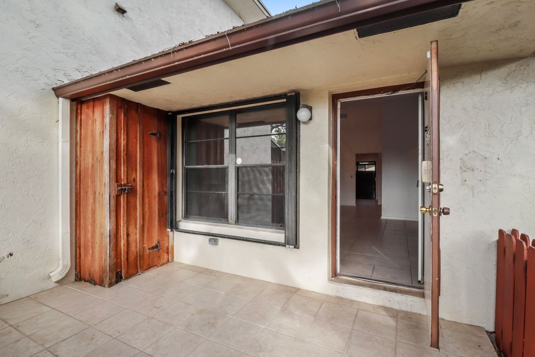 For Sale: $225,000 (2 beds, 2 baths, 1026 Square Feet)