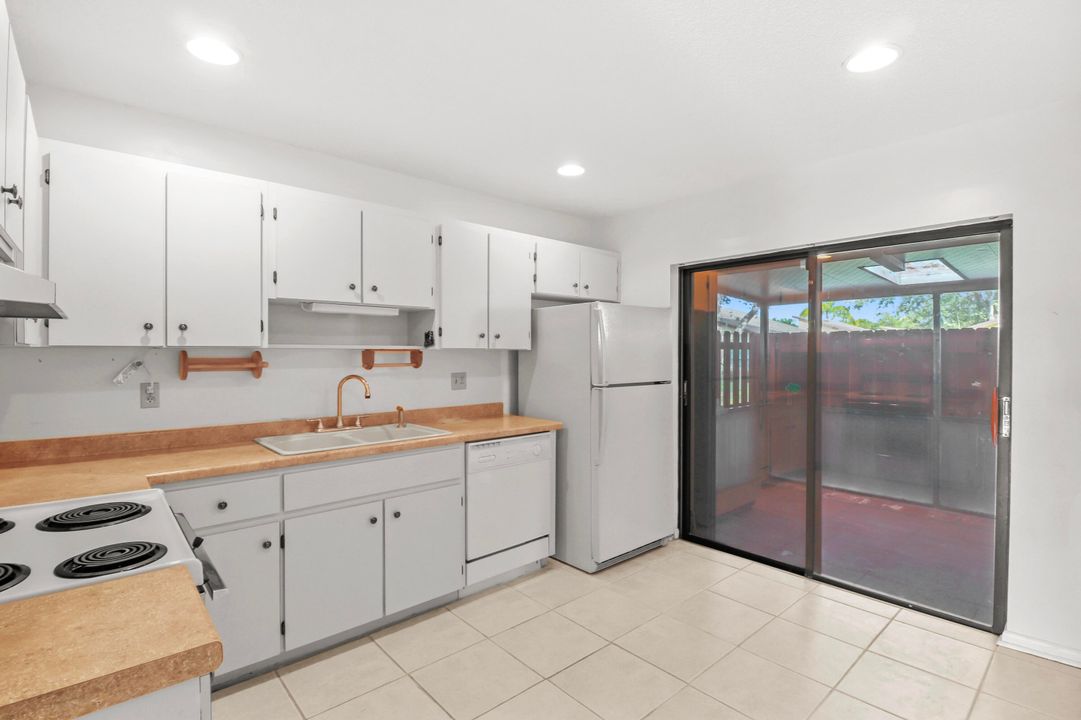 For Sale: $225,000 (2 beds, 2 baths, 1026 Square Feet)