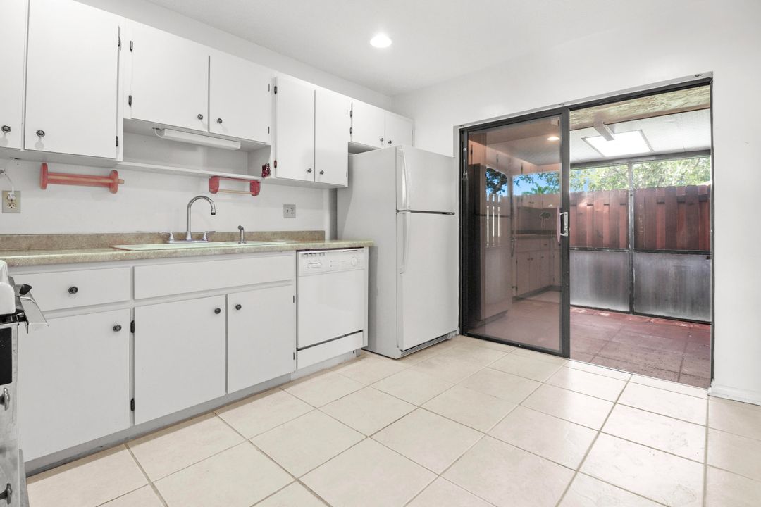 For Sale: $225,000 (2 beds, 2 baths, 1026 Square Feet)