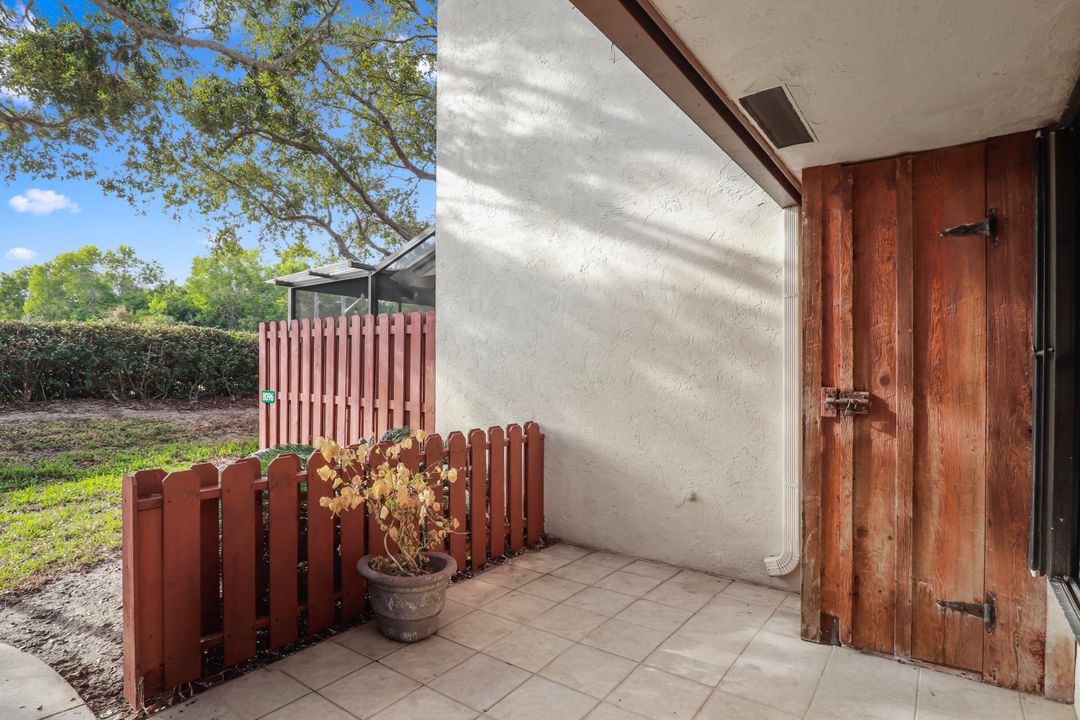 For Sale: $225,000 (2 beds, 2 baths, 1026 Square Feet)