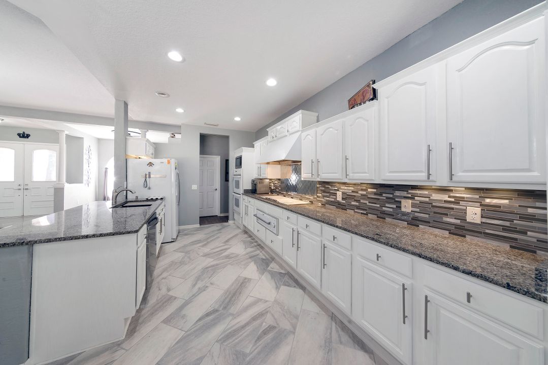For Sale: $569,000 (3 beds, 2 baths, 2519 Square Feet)
