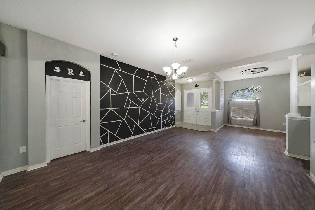 For Sale: $569,000 (3 beds, 2 baths, 2519 Square Feet)