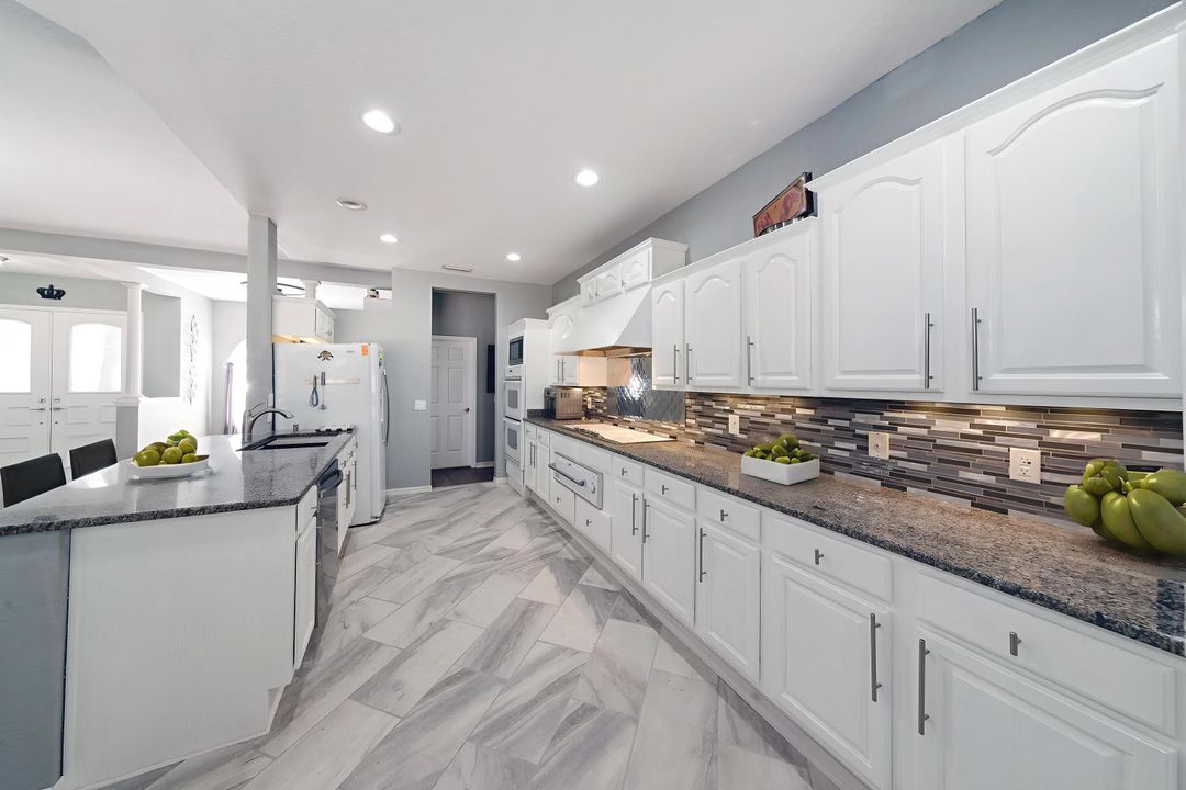 For Sale: $569,000 (3 beds, 2 baths, 2519 Square Feet)