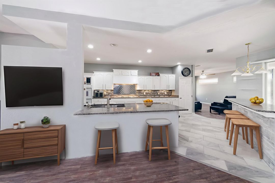 For Sale: $569,000 (3 beds, 2 baths, 2519 Square Feet)