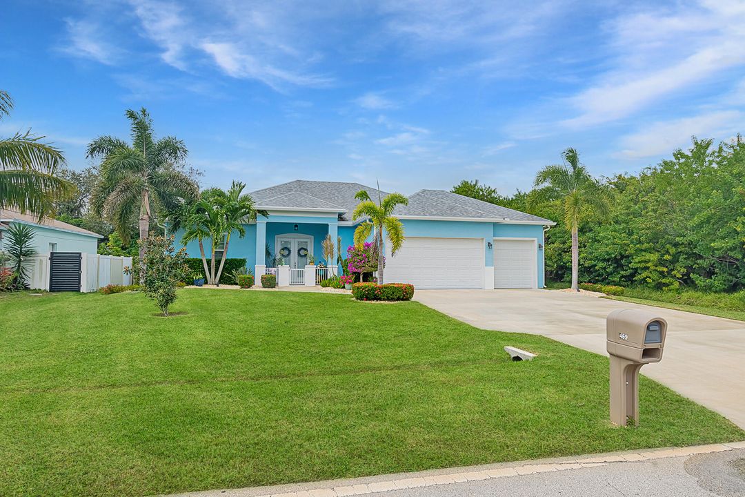 For Sale: $545,000 (3 beds, 2 baths, 1907 Square Feet)