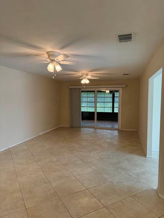 For Rent: $2,025 (2 beds, 2 baths, 1122 Square Feet)