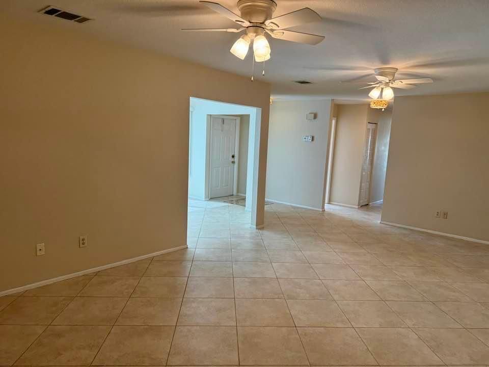 For Rent: $2,025 (2 beds, 2 baths, 1122 Square Feet)