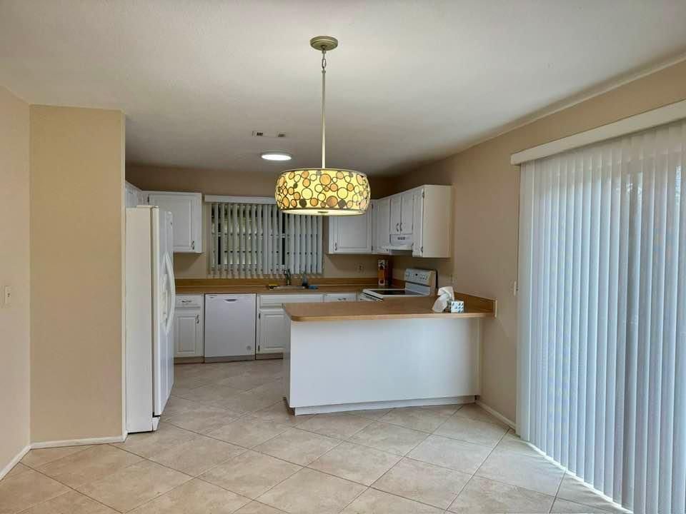 For Rent: $2,025 (2 beds, 2 baths, 1122 Square Feet)