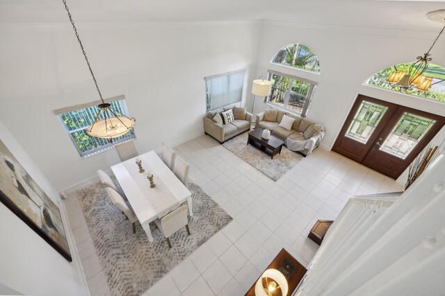 For Rent: $5,500 (5 beds, 3 baths, 2608 Square Feet)