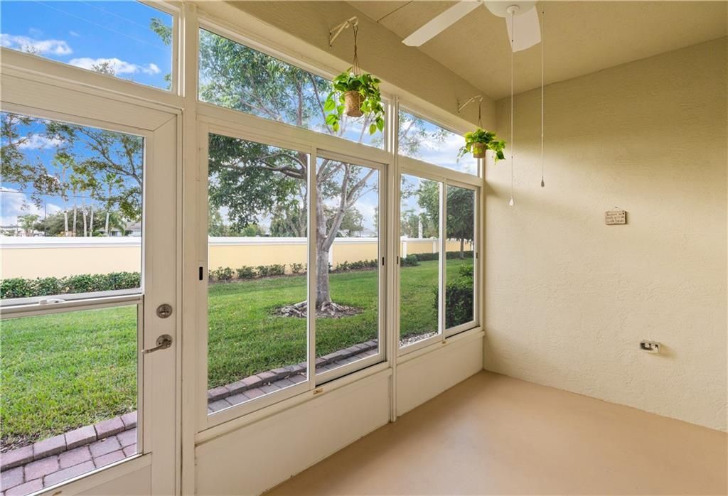 En Venta: $280,000 (2 camas, 2 baños, 1647 Pies cuadrados)