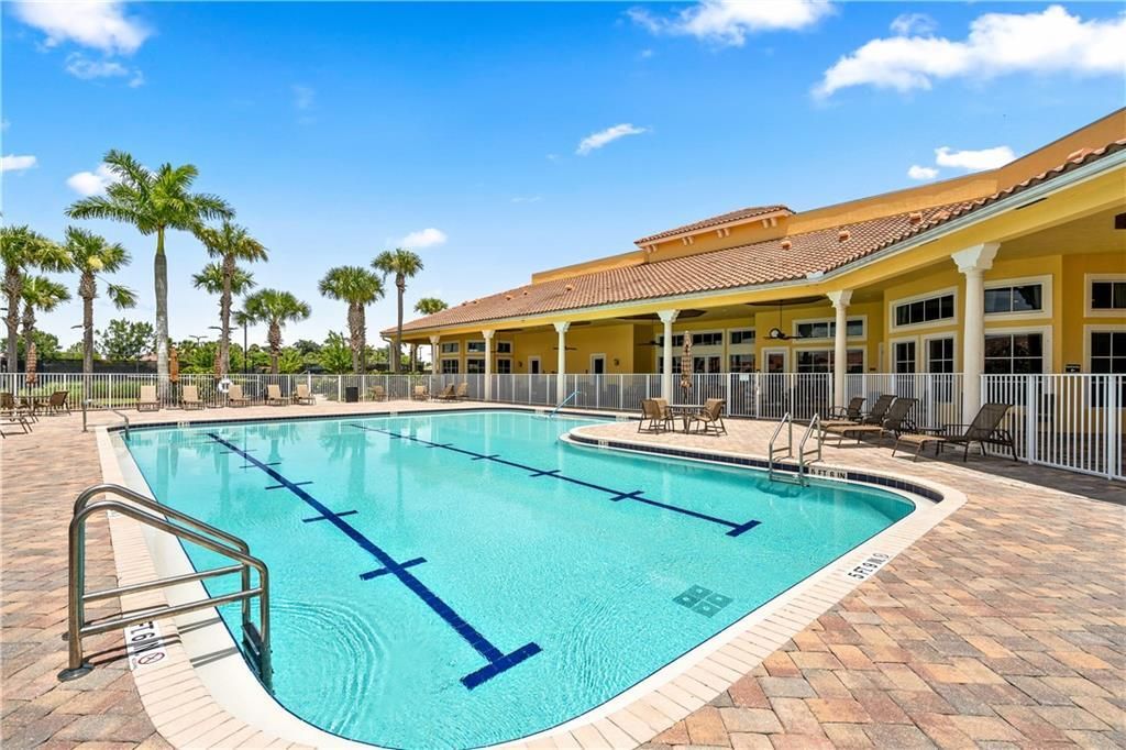 En Venta: $280,000 (2 camas, 2 baños, 1647 Pies cuadrados)