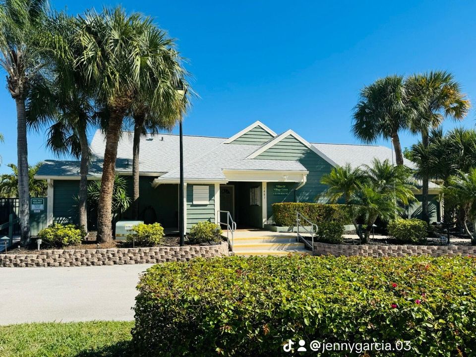 For Rent: $2,025 (2 beds, 2 baths, 1122 Square Feet)