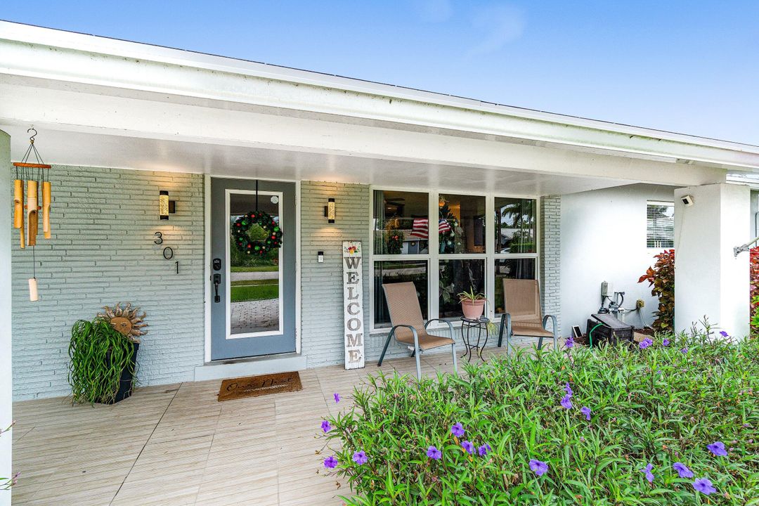 For Sale: $600,000 (3 beds, 2 baths, 1359 Square Feet)