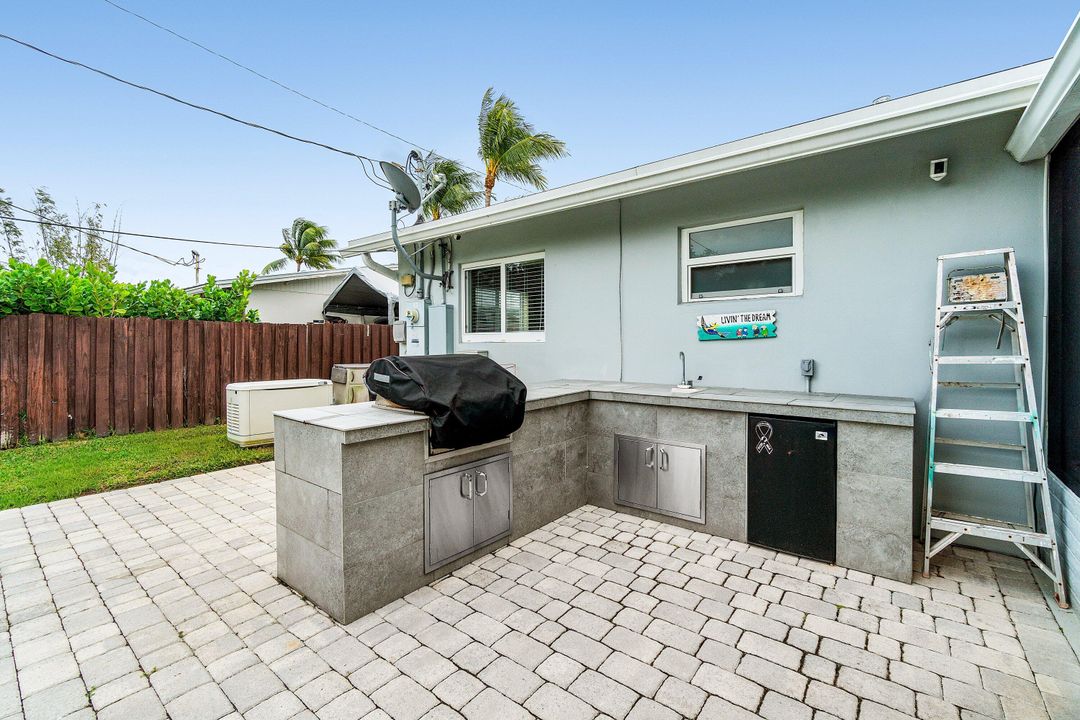 For Sale: $600,000 (3 beds, 2 baths, 1359 Square Feet)