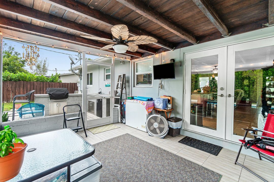 For Sale: $600,000 (3 beds, 2 baths, 1359 Square Feet)