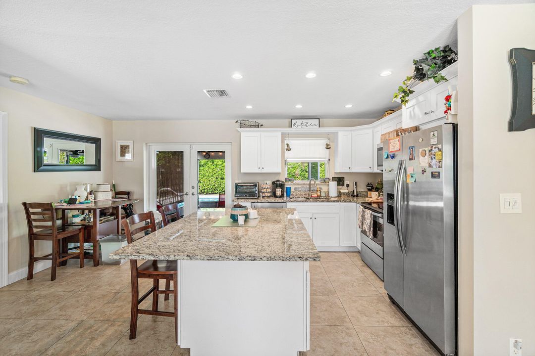 For Sale: $600,000 (3 beds, 2 baths, 1359 Square Feet)