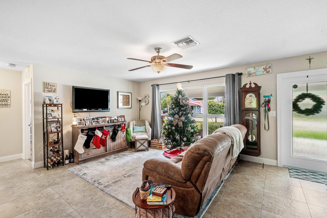 For Sale: $600,000 (3 beds, 2 baths, 1359 Square Feet)