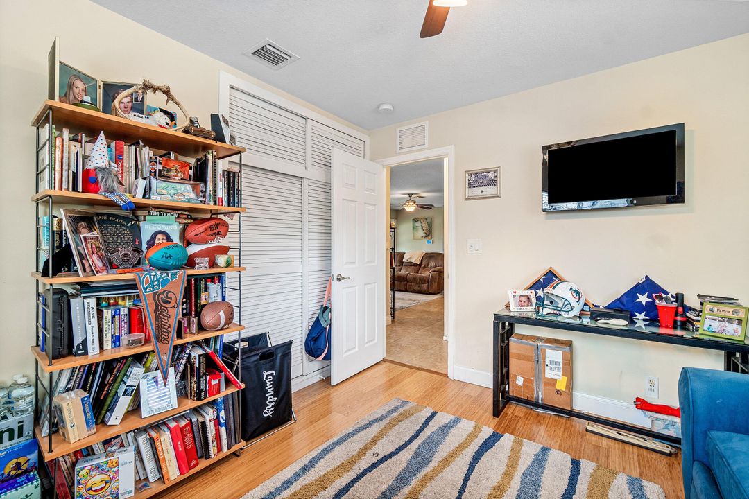 For Sale: $600,000 (3 beds, 2 baths, 1359 Square Feet)