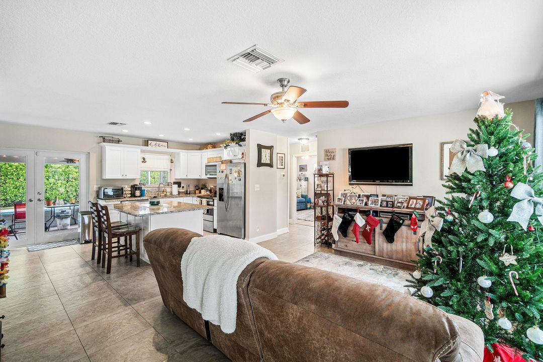 For Sale: $600,000 (3 beds, 2 baths, 1359 Square Feet)