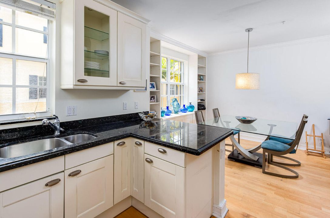 待售: $1,325,000 (3 贝兹, 3 浴室, 1826 平方英尺)