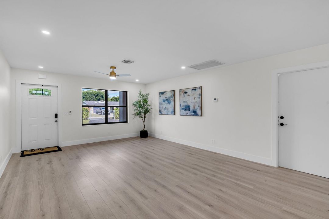 En Venta: $579,900 (3 camas, 2 baños, 1400 Pies cuadrados)