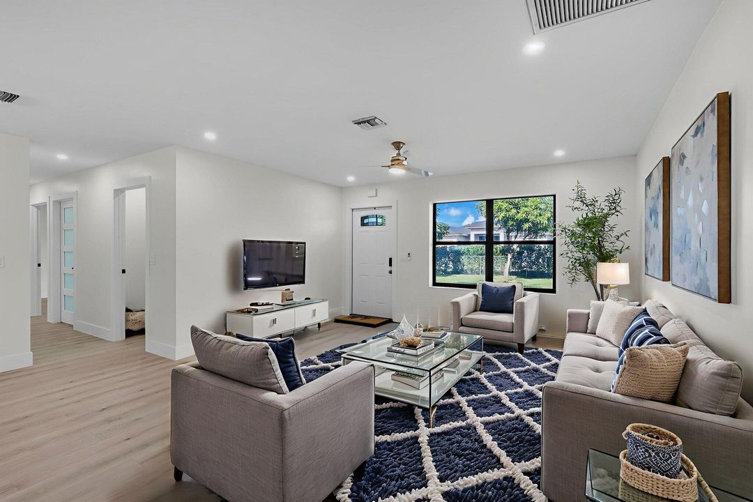 En Venta: $579,900 (3 camas, 2 baños, 1400 Pies cuadrados)