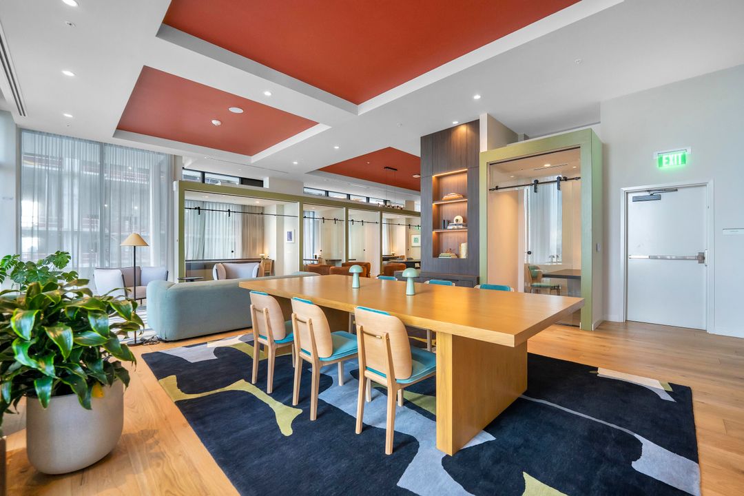 For Sale: $774,999 (2 beds, 2 baths, 825 Square Feet)