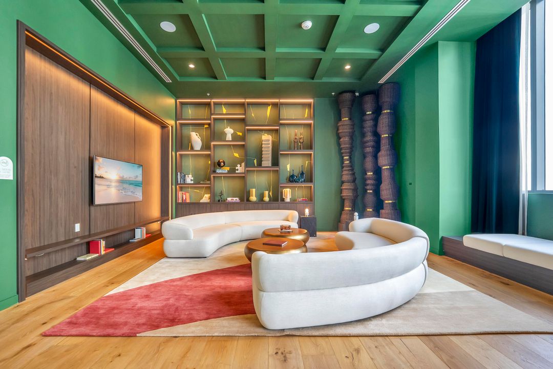 For Sale: $774,999 (2 beds, 2 baths, 825 Square Feet)