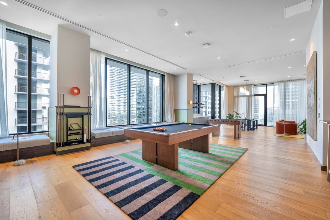 For Sale: $774,999 (2 beds, 2 baths, 825 Square Feet)