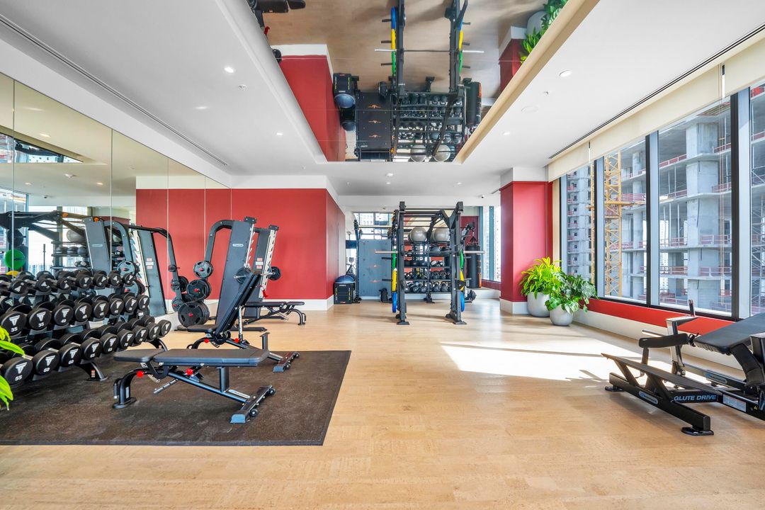 For Sale: $774,999 (2 beds, 2 baths, 825 Square Feet)