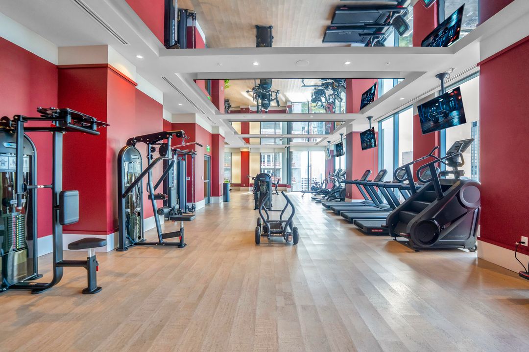 For Sale: $774,999 (2 beds, 2 baths, 825 Square Feet)