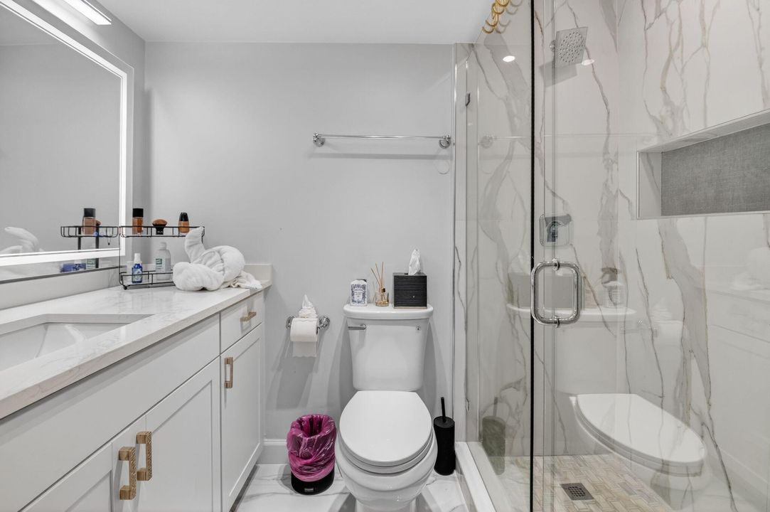 На продажу: $210,000 (2 спален, 2 ванн, 1013 Квадратных фут)