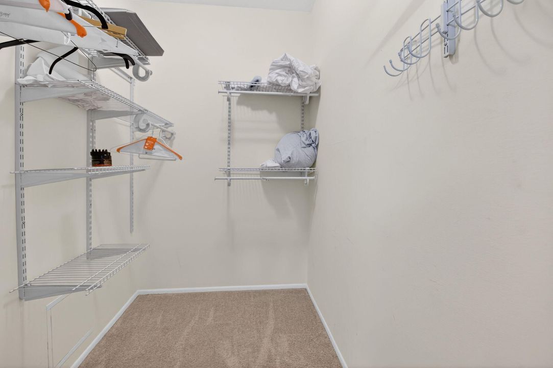 На продажу: $210,000 (2 спален, 2 ванн, 1013 Квадратных фут)