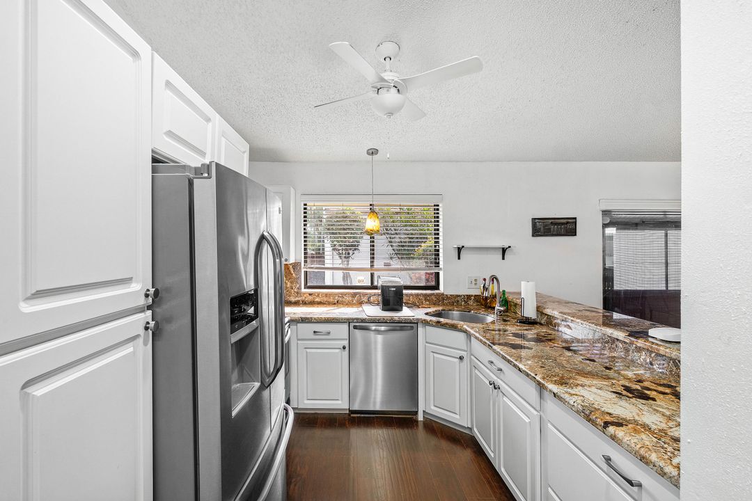 En Venta: $384,900 (2 camas, 2 baños, 1430 Pies cuadrados)