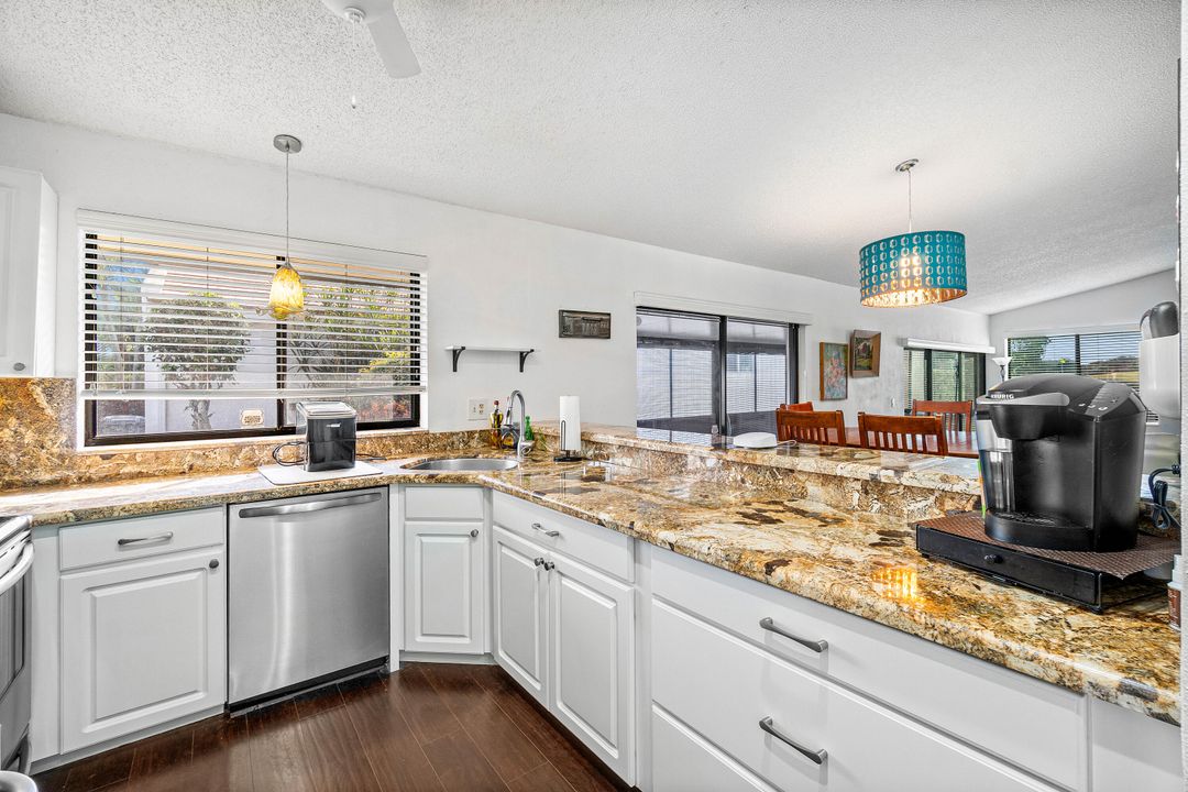 En Venta: $384,900 (2 camas, 2 baños, 1430 Pies cuadrados)