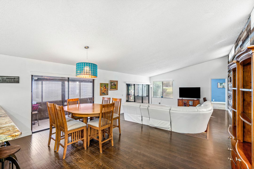 En Venta: $384,900 (2 camas, 2 baños, 1430 Pies cuadrados)