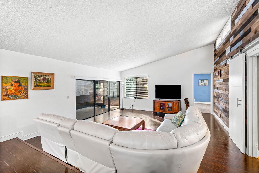 En Venta: $384,900 (2 camas, 2 baños, 1430 Pies cuadrados)