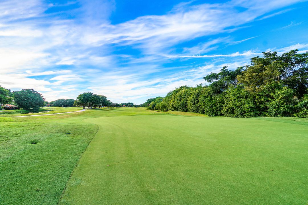 En Venta: $384,900 (2 camas, 2 baños, 1430 Pies cuadrados)