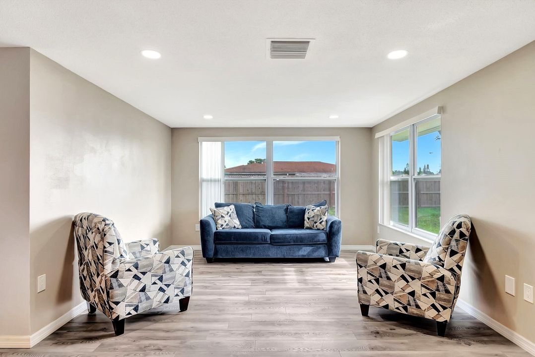 出租: $2,200 (2 贝兹, 2 浴室, 1176 平方英尺)