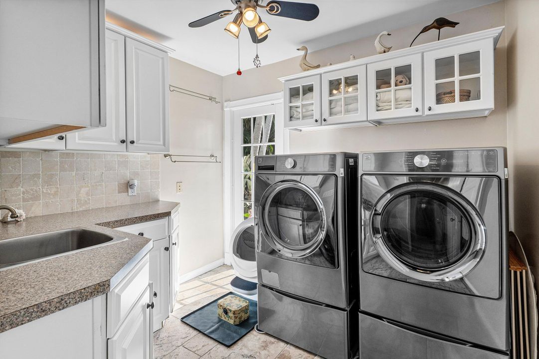 На продажу: $4,250,000 (3 спален, 3 ванн, 2322 Квадратных фут)