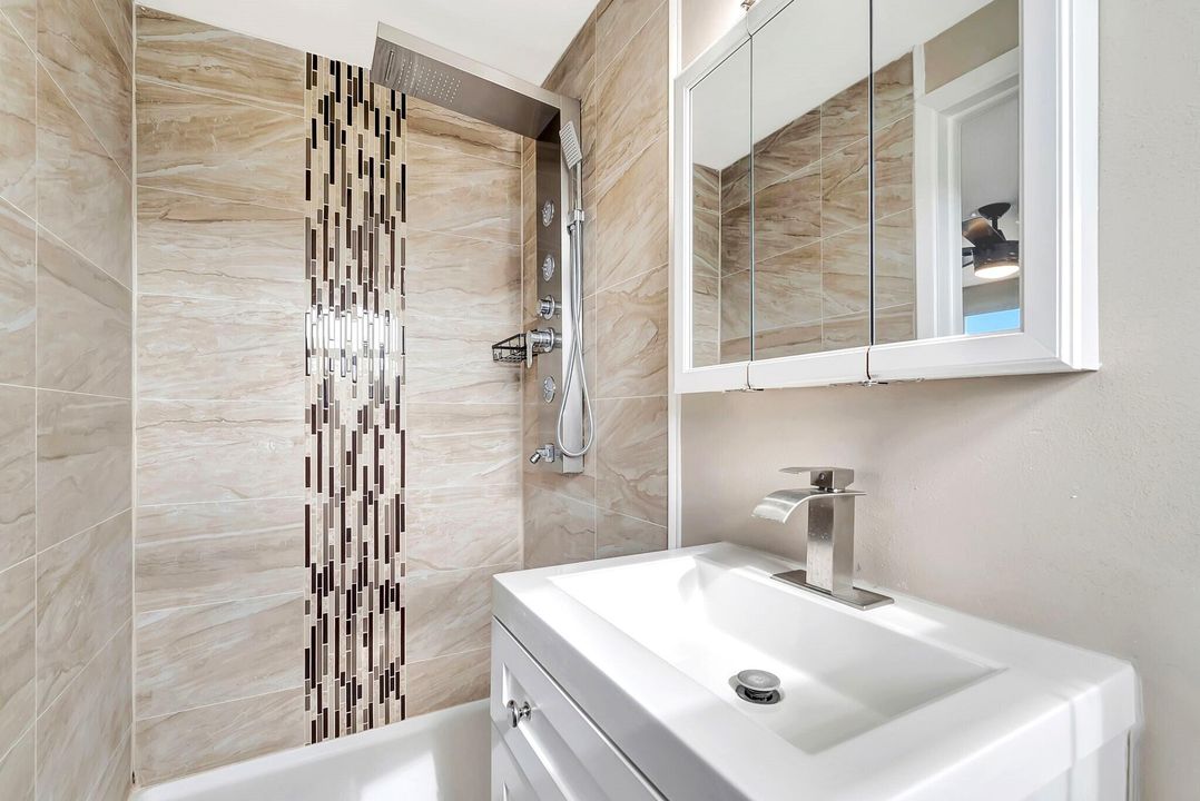 出租: $2,200 (2 贝兹, 2 浴室, 1176 平方英尺)